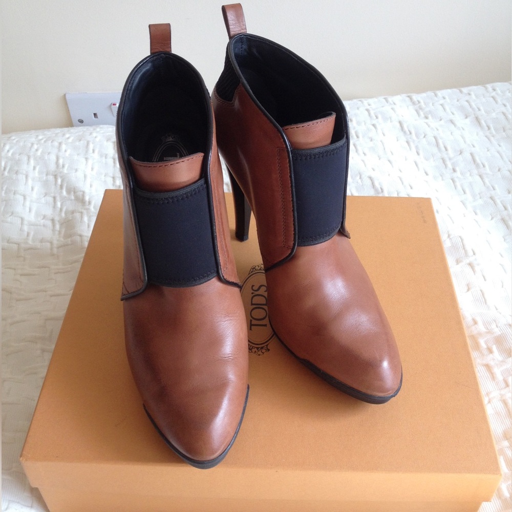 Tod’s ankle boots, leather, size 39